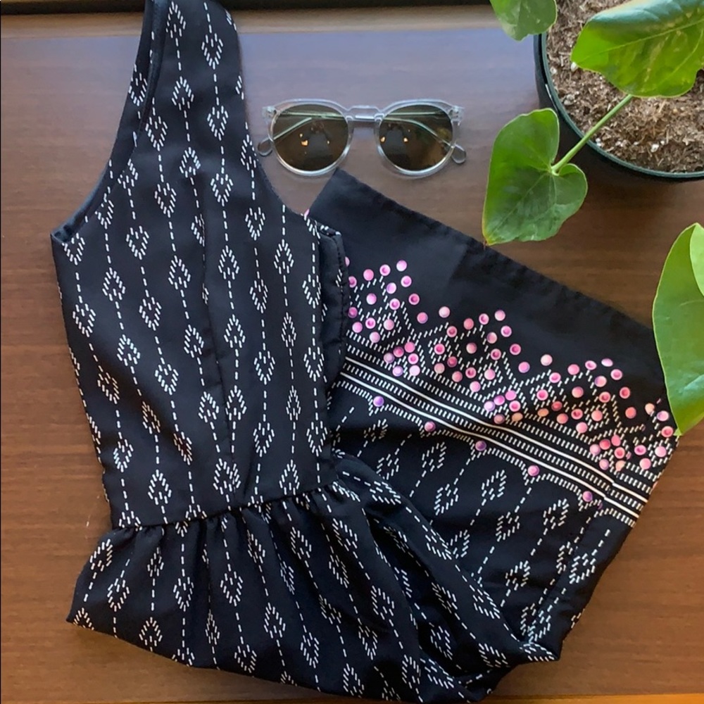 Black and white pattern dress